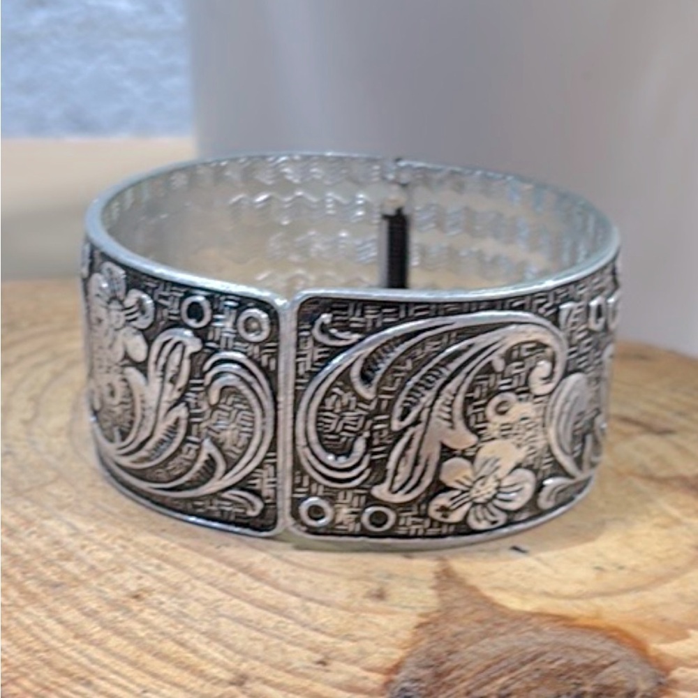 Silver Floral Engraved Bracelet​​​​​